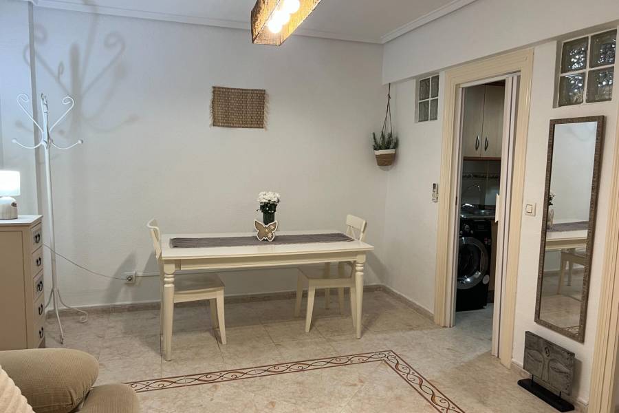 Sale - Bungalow Ground Floor - Nueva Torrevieja - Torrevieja