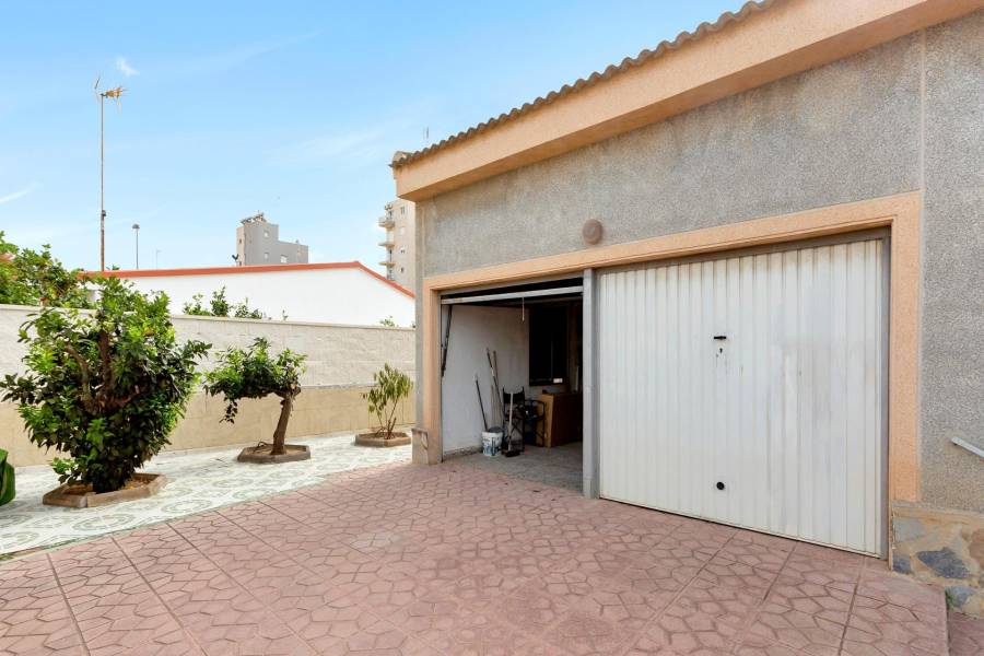 Venta - Chalet - Nueva Torrevieja - Torrevieja