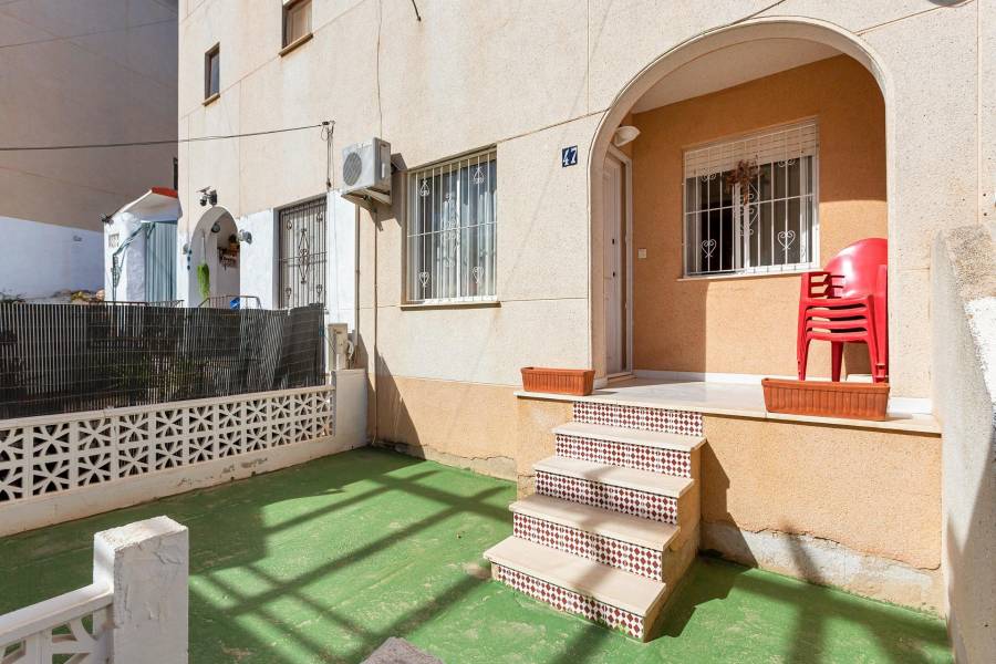 Sale - Bungalow Ground Floor - Lago jardin - Torrevieja