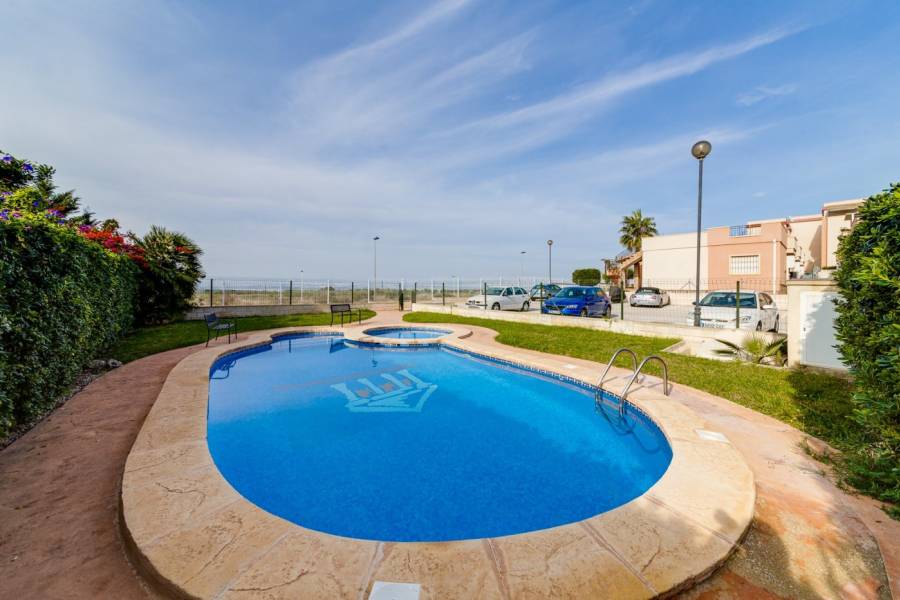 Venta - Chalet - Aguas nuevas 1 - Torrevieja