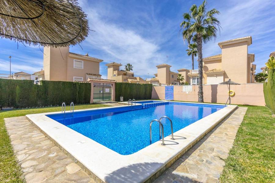 Sale - Villa - Urbanización Perla del Mar - Orihuela
