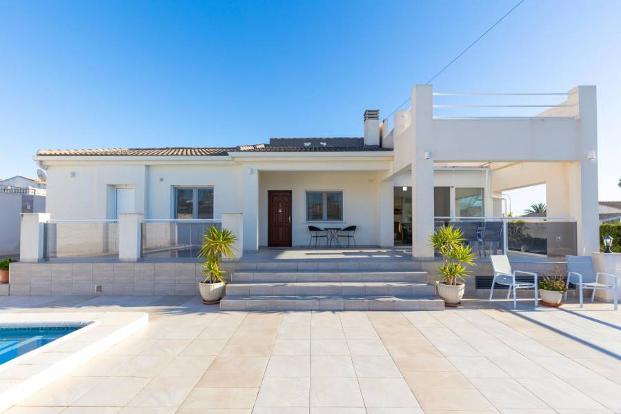 Venta - Chalet - El chaparral - Torrevieja