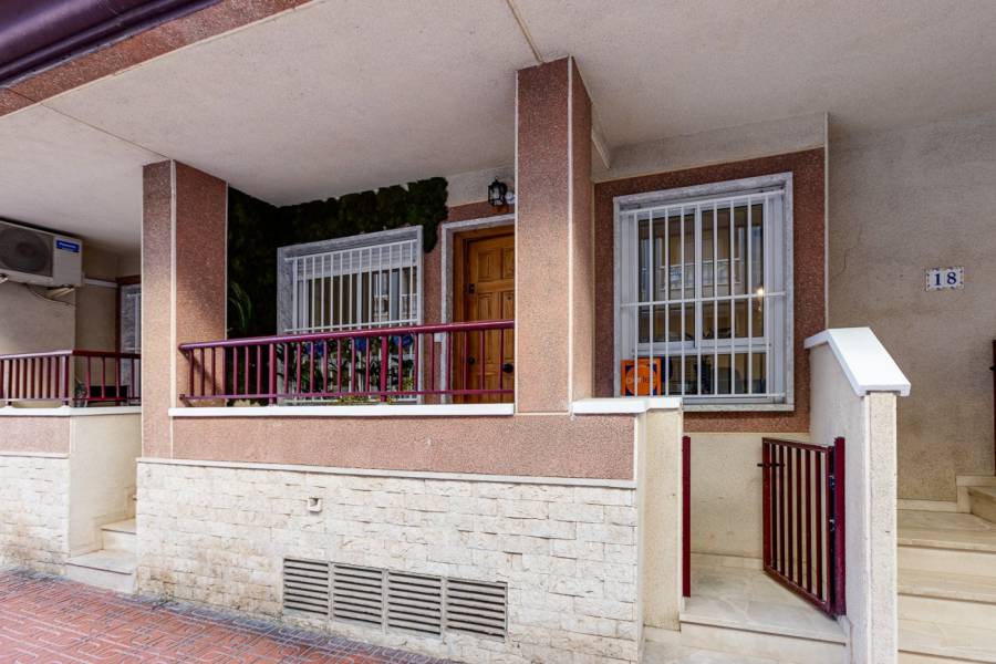 Venta o Alquiler - Apartamento - Puerto - Torrevieja