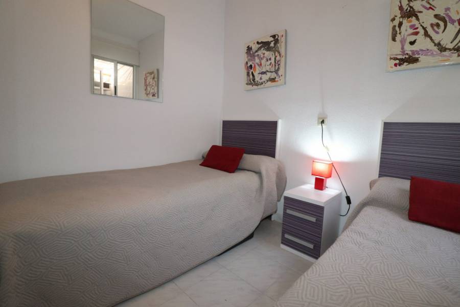 Venta - Bungalow Planta Baja - Aguas nuevas 1 - Torrevieja