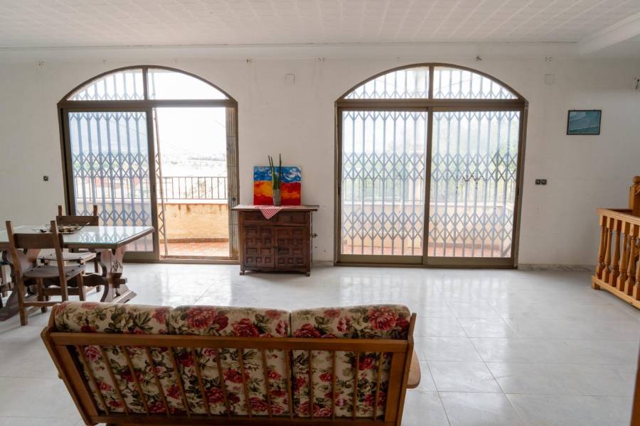 Sale - House with land - Arneva - Orihuela