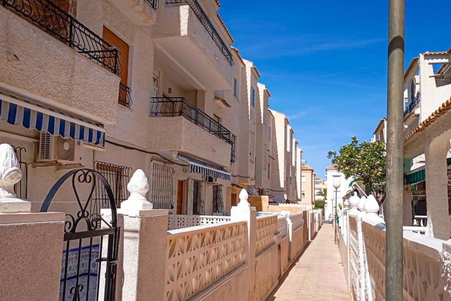 Sale - Apartment - Playa de los Naufragos - Torrevieja