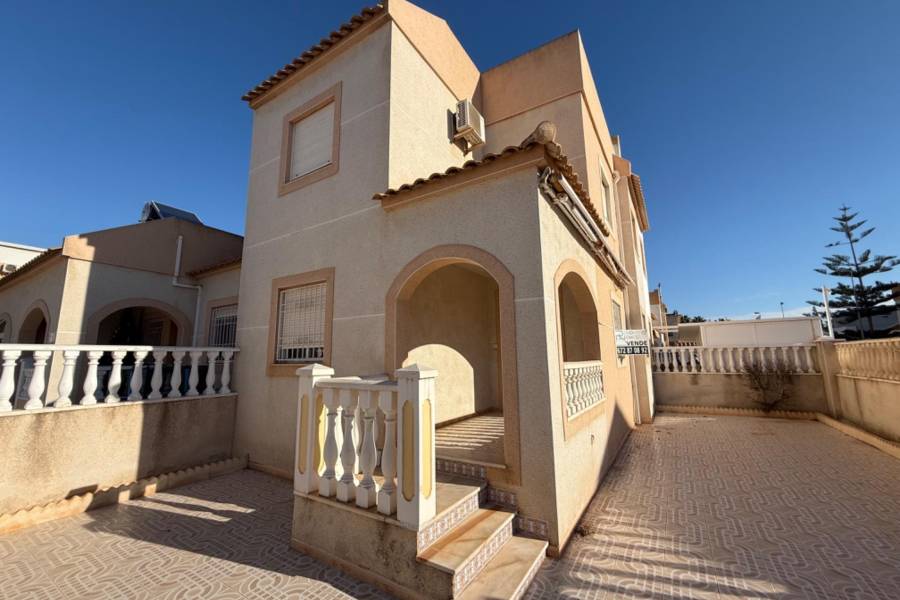 Terraced house - Sale - La Siesta - El Salado - Torreta - Torrevieja