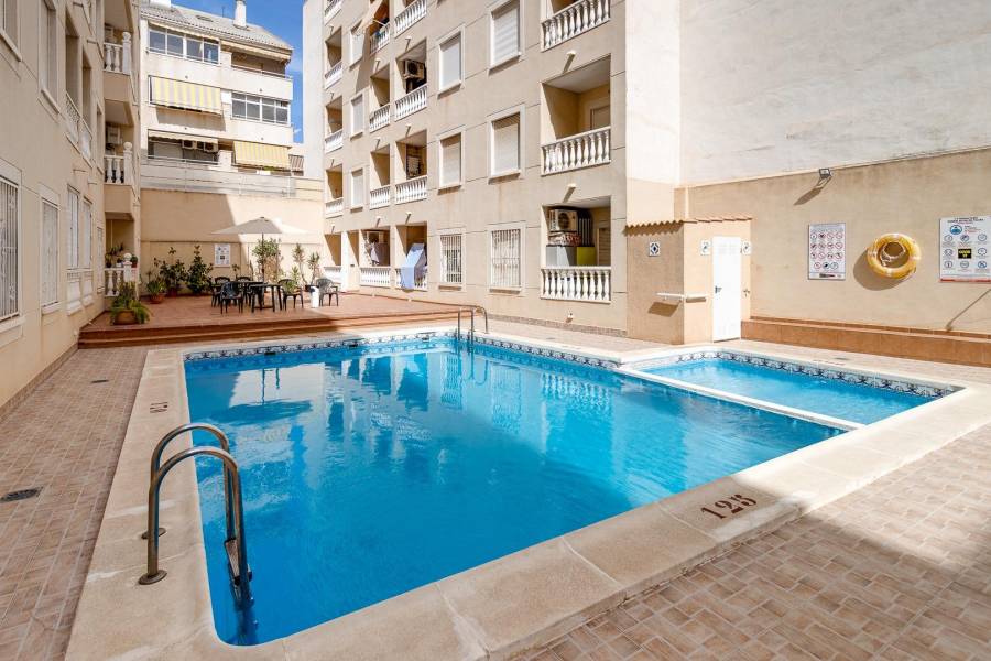 Sale - Apartment - Playa de los locos - Torrevieja