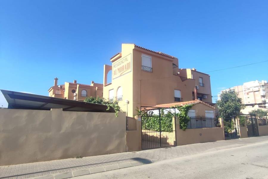 Sale - Bungalow Top Floor - Nueva Torrevieja - Torrevieja