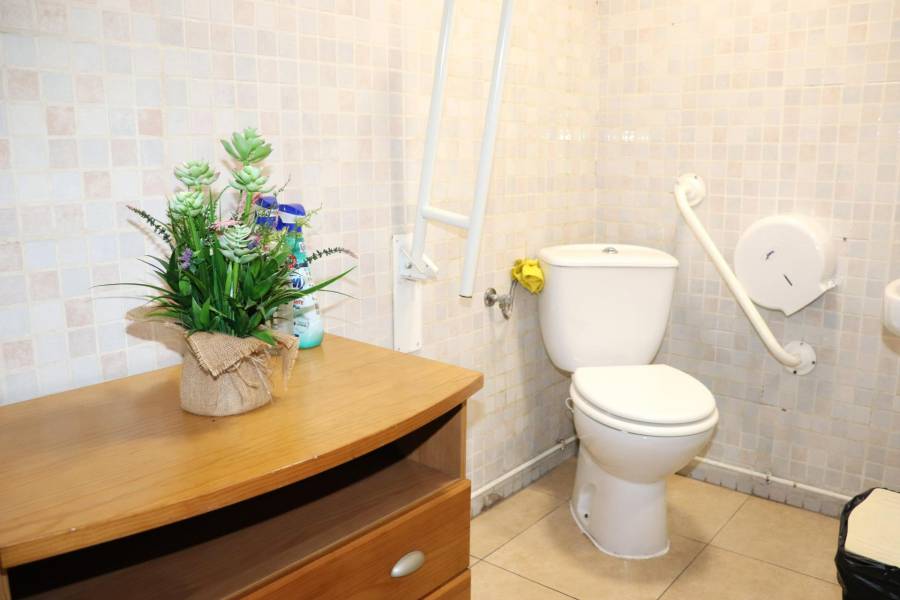 Traspaso - Local comercial - Torretas - Torrevieja