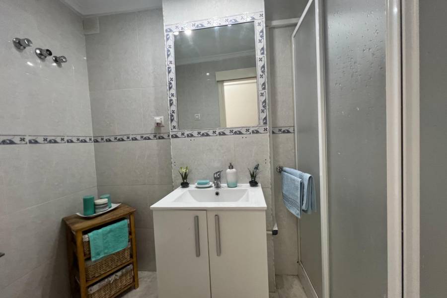 Vente - Bungalow Étage Bas - Nueva Torrevieja - Torrevieja