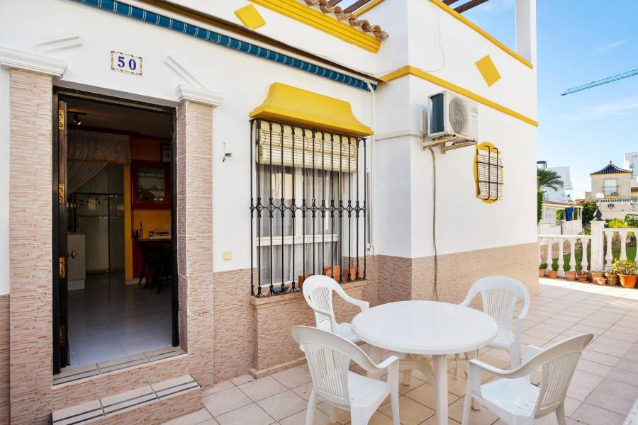 Venta - Adosado - Los altos - Torrevieja