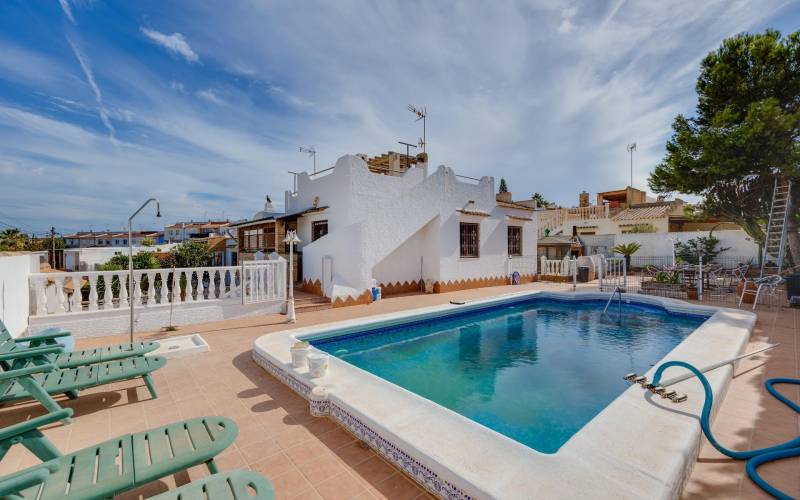 Chalet - Sale - Los balcones - Torrevieja