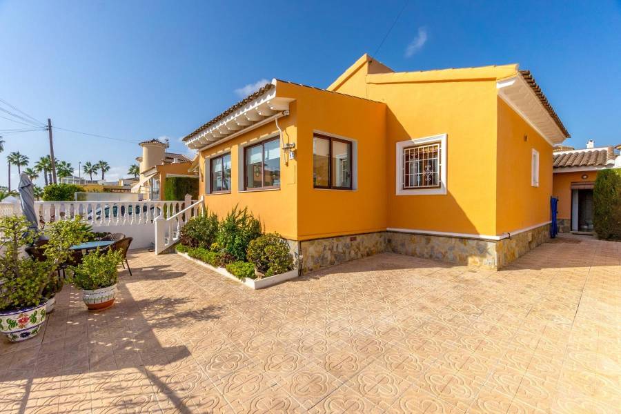 Sale - Single family house - Punta Prima - Orihuela Costa