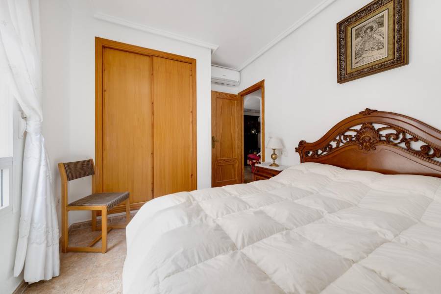 Sale - Apartment - Playa de los locos - Torrevieja