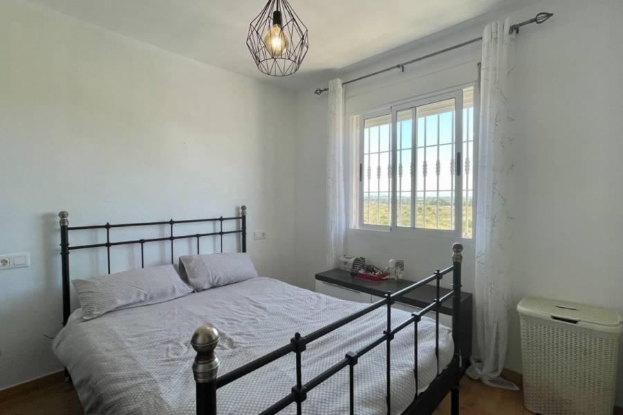 Sale - Bungalow Top Floor - San luis - Torrevieja
