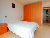 https://fotos15.apinmo.com/1063/16342960/19-26.jpg