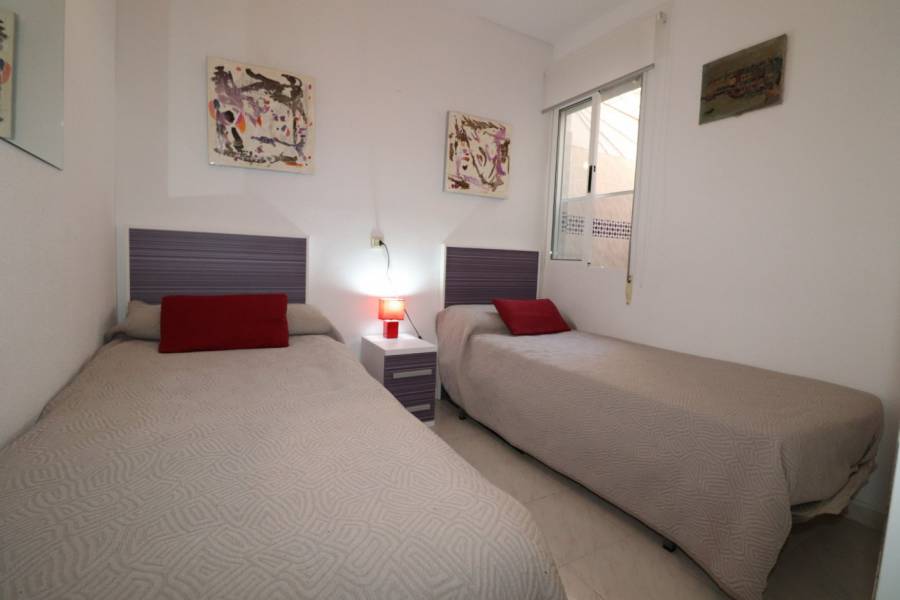 Venta - Bungalow Planta Baja - Aguas nuevas 1 - Torrevieja