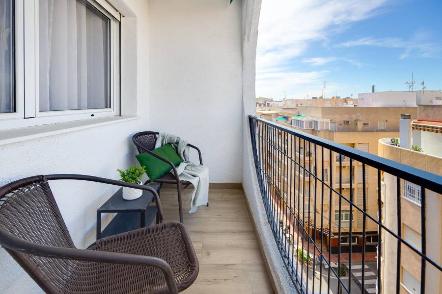 Sale - Apartment - Playa de los locos - Torrevieja