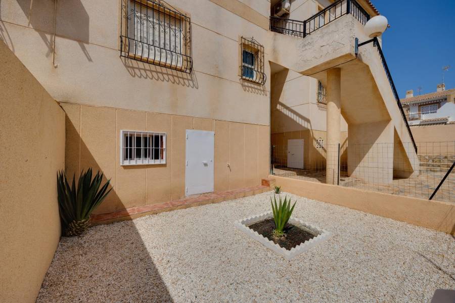 Vente - Bungalow Étage Haut - Aguas nuevas 1 - Torrevieja