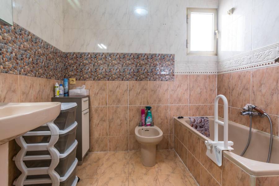 Sale - House - Centro - Torrevieja