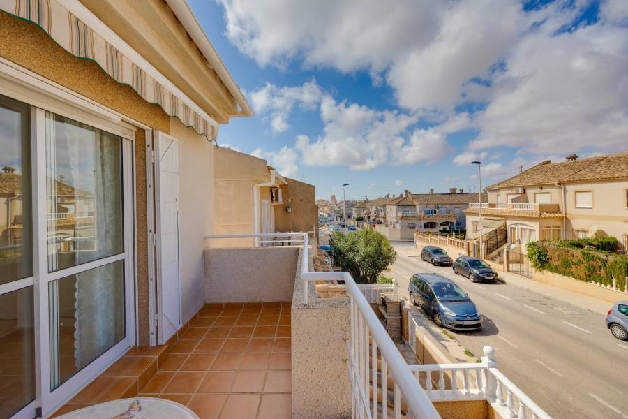 Venta - Casa Tipo Dúplex - Aguas Nuevas - Torrevieja