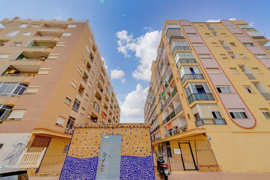 Sale - Apartment - Playa de los locos - Torrevieja