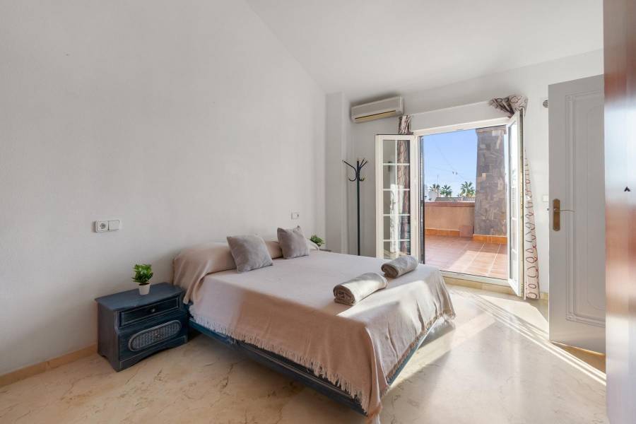 Venta - Chalet - Playa Flamenca - Orihuela Costa