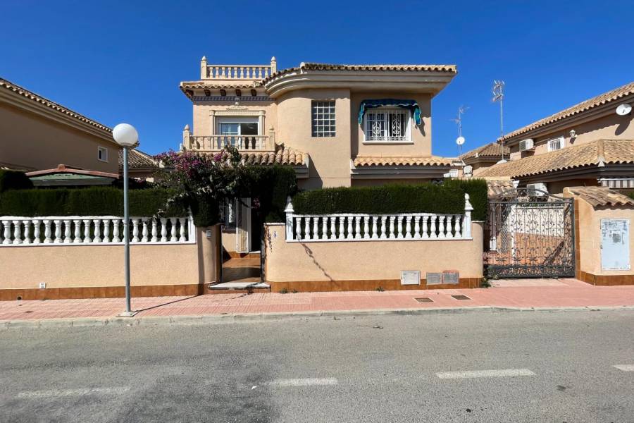 Villa - Sale - Punta prima - Torrevieja