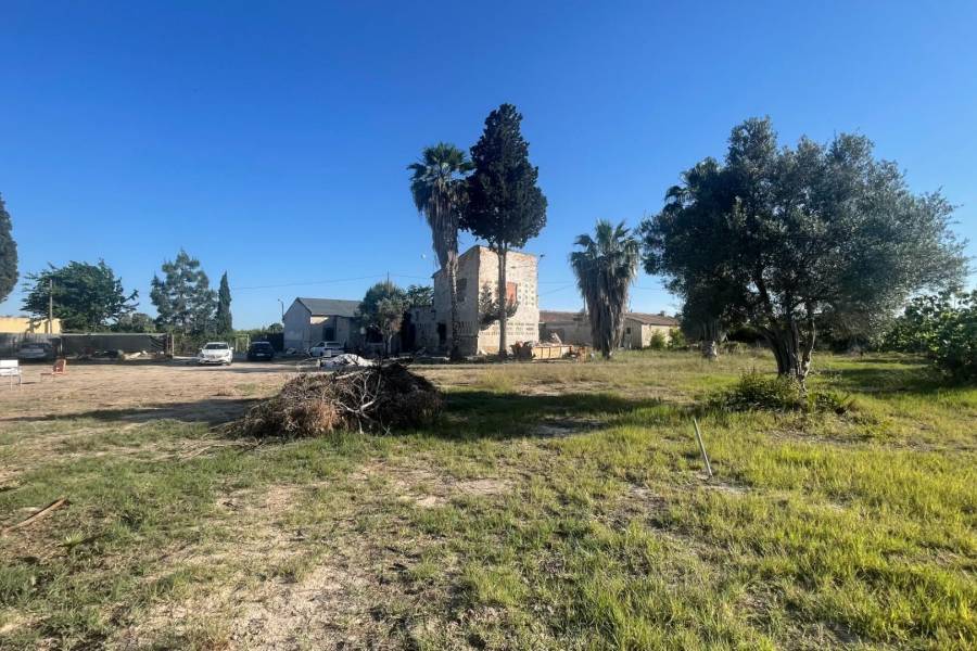 Venta - Casa con terreno - Molins - Orihuela