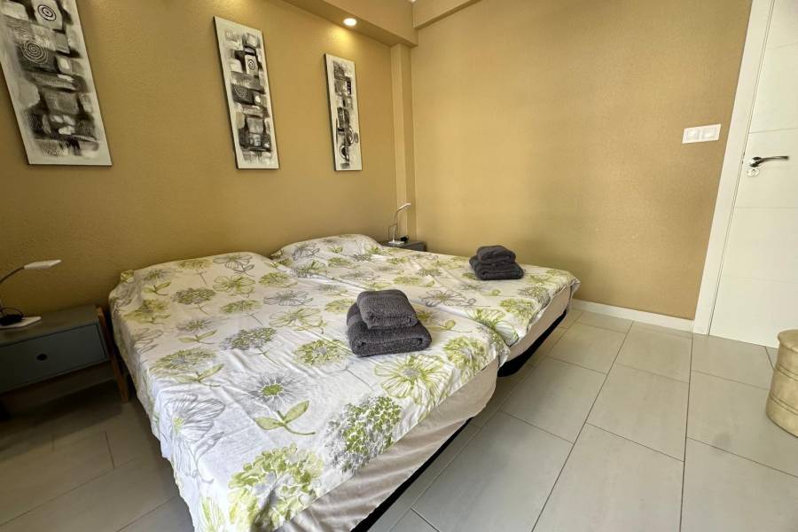 Sale - Apartment - Paseo maritimo - Torrevieja