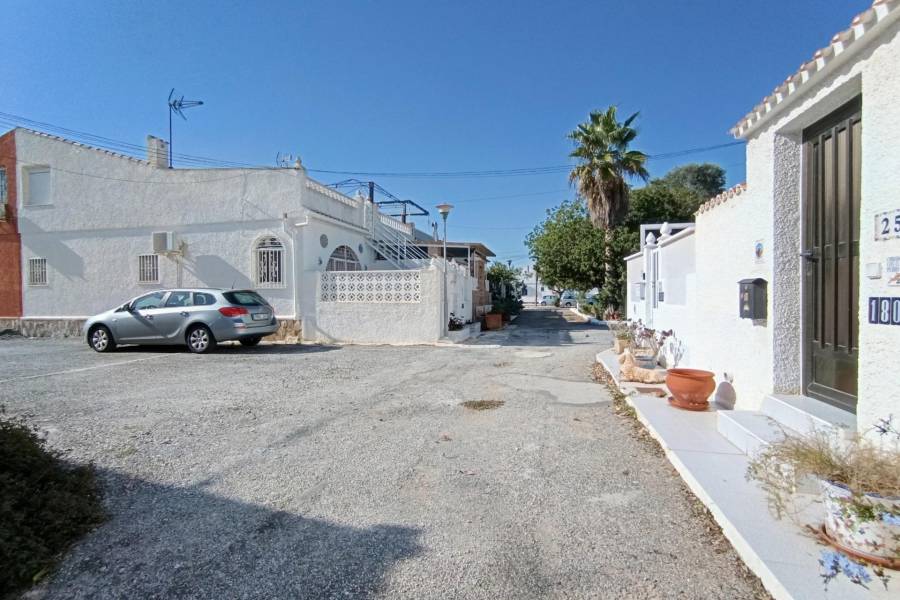 Sale - Bungalow - La Siesta - El Salado - Torreta - Torrevieja