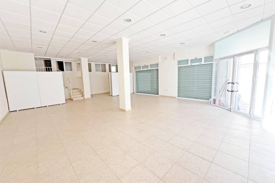 Venta - Local comercial - Pueblo - Guardamar del Segura