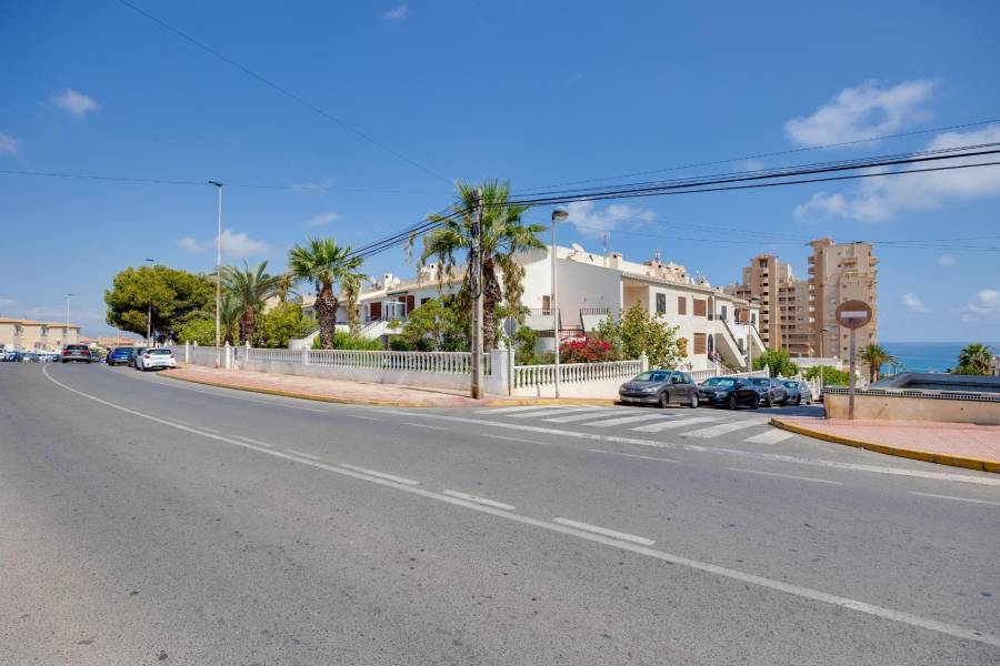 Sale - Apartment - La Mata - Torrevieja