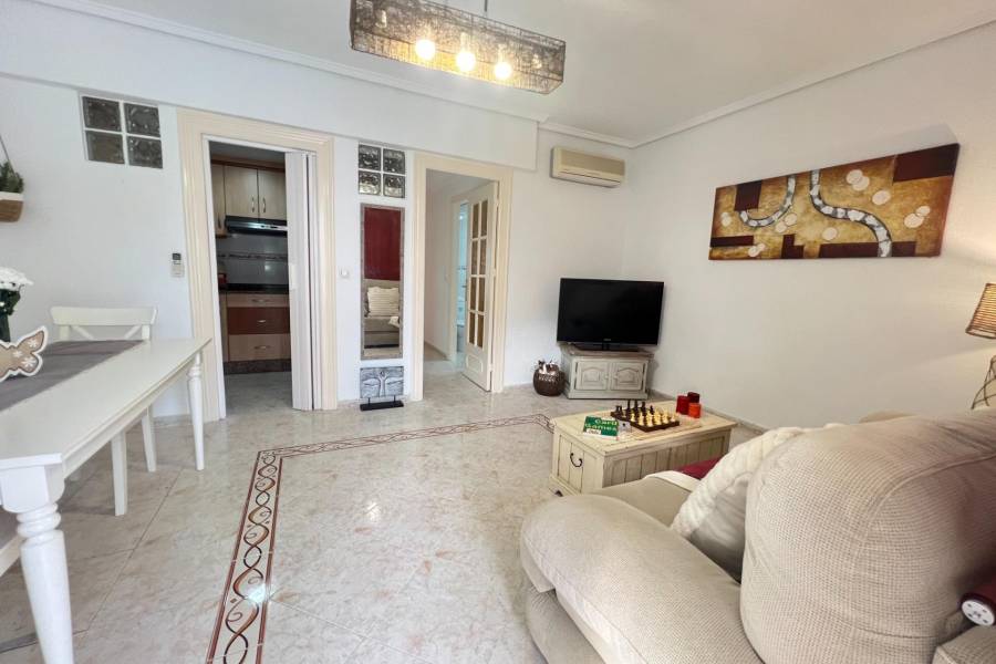 Vente - Bungalow Étage Bas - Nueva Torrevieja - Torrevieja