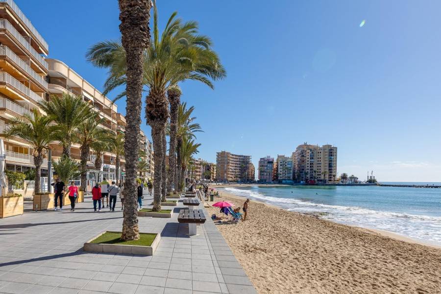 Venta - Apartamento - Playa de los locos - Torrevieja