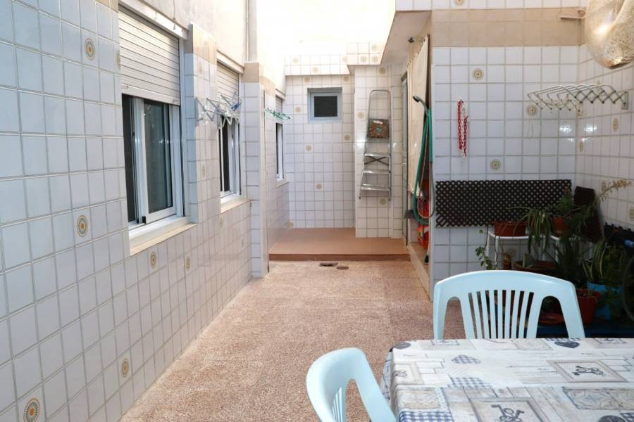 Sale - Ground floor apartment - Playa del cura - Torrevieja