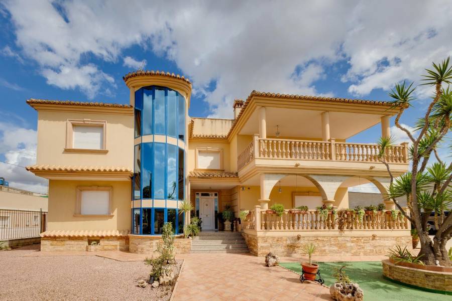 Venta - Villa de Lujo - Desamparados-Hurchillo-Torremendo - Orihuela