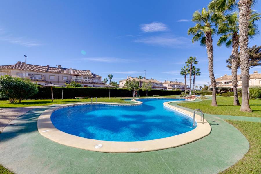 Vente - Bungalow Étage Haut - Aguas nuevas 1 - Torrevieja