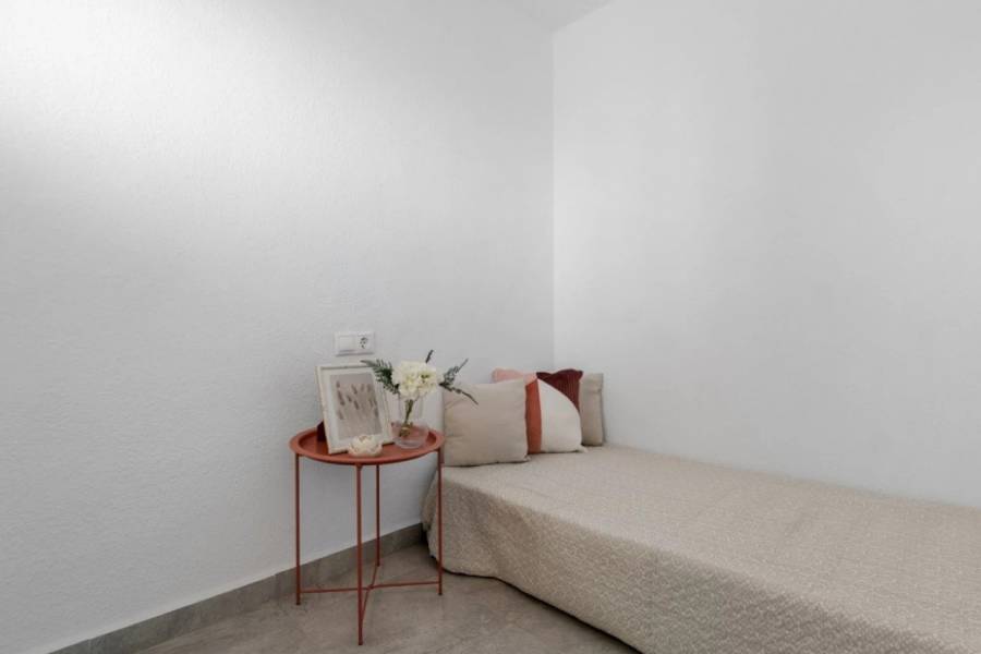 Venta - Apartamento - La Mata - Torrevieja