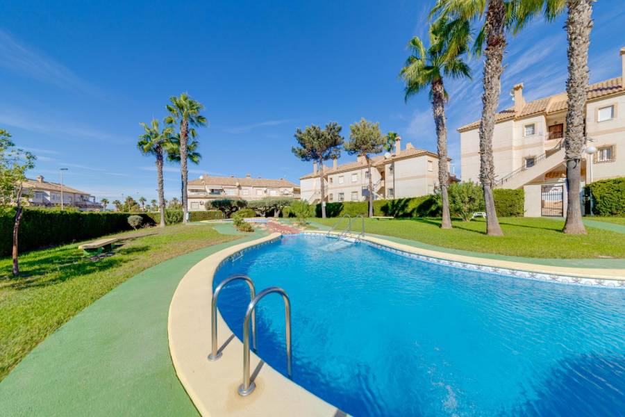 Vente - Bungalow Étage Haut - Aguas nuevas 1 - Torrevieja