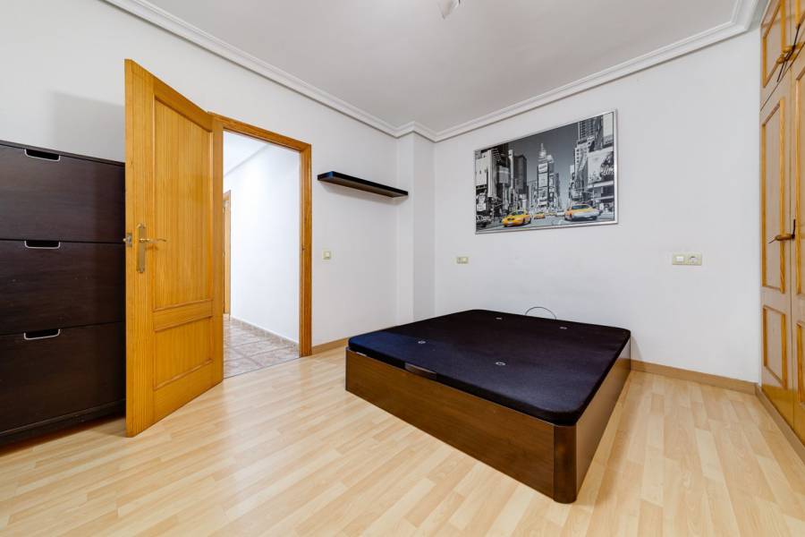 Sale - Apartment - Centro - Torrevieja