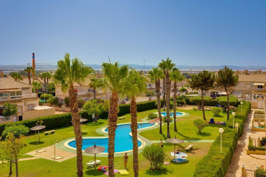 Vente - Bungalow Étage Haut - Aguas nuevas 1 - Torrevieja