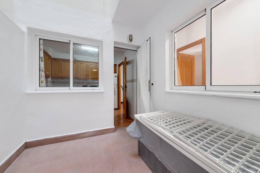 Sale - Apartment - Playa de los locos - Torrevieja