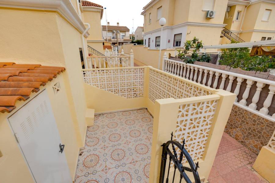 Vente - Bungalow Étage Haut - Aguas nuevas 2 - Torrevieja