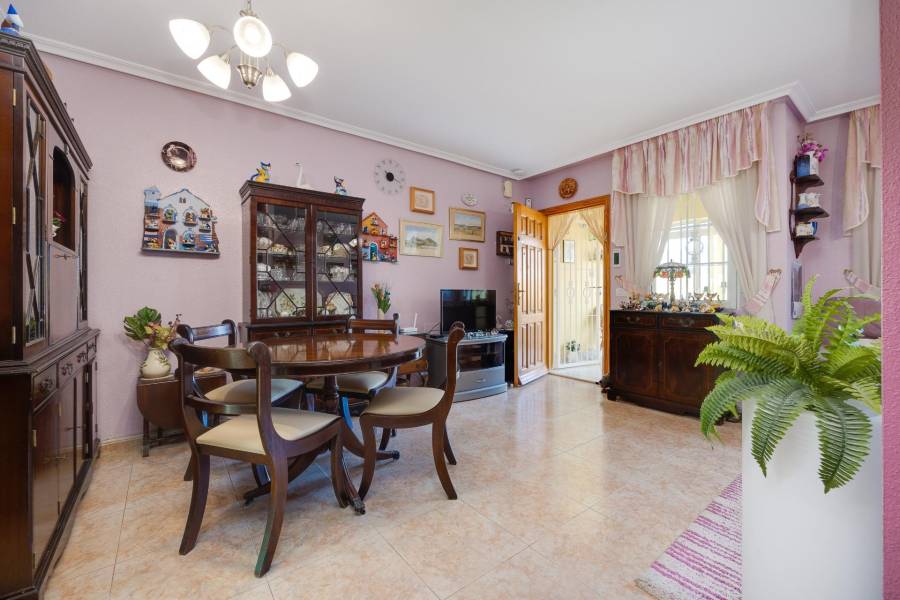 Sale - Terraced house - Aguas nuevas 2 - Torrevieja