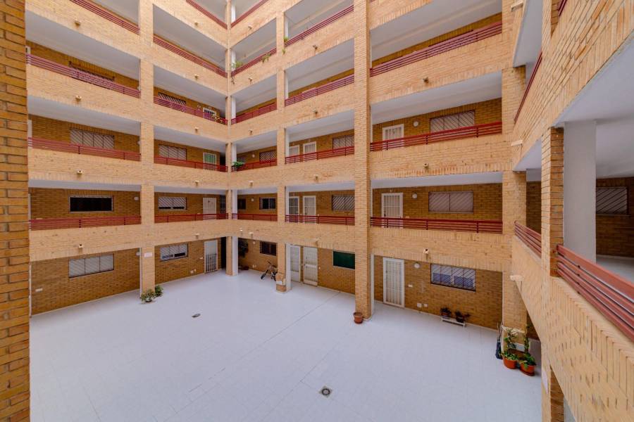 Sale - Apartment - Playa de los locos - Torrevieja