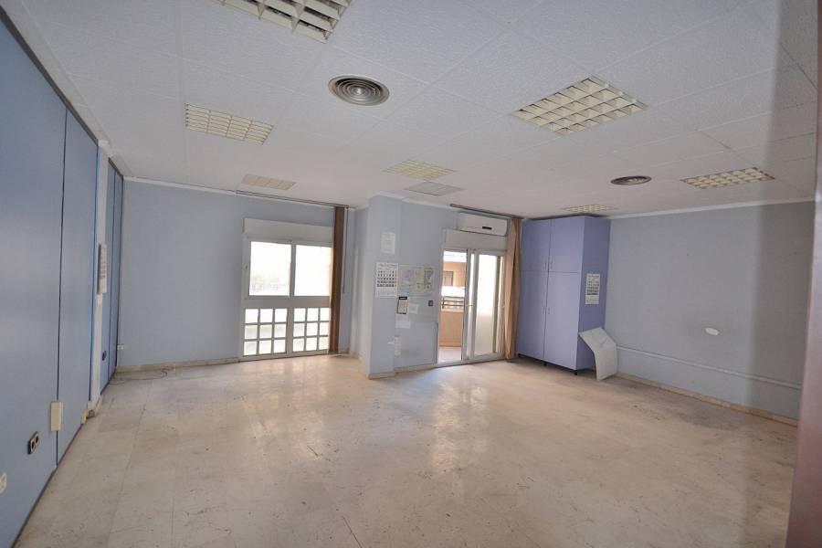 Sale - Business Premise - Centro - Torrevieja