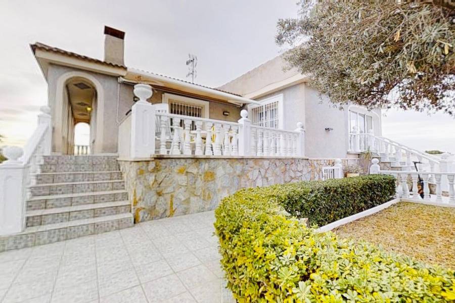 Villa - Sale - Lago jardin - Torrevieja