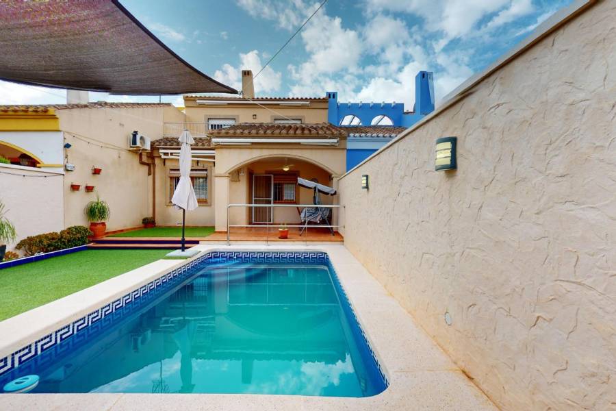 Venta - Chalet - La Torre de la Horadada - Pilar de la Horadada